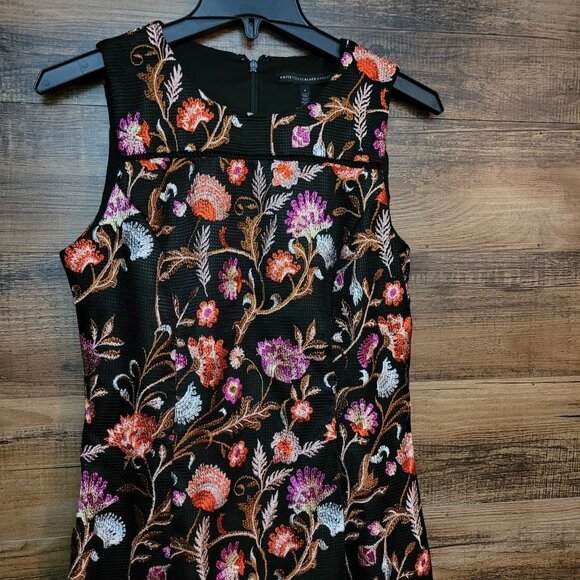 WHBM Floral Embroidered Sheath Dress Size 4 Sleeveless Black Multi Romantic - Picture 2 of 8